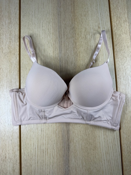 Daisy Fuentes Other - Daisy‎ Fuentes Nude Push Up Underwire Bra 34B Wide Back Smoothing